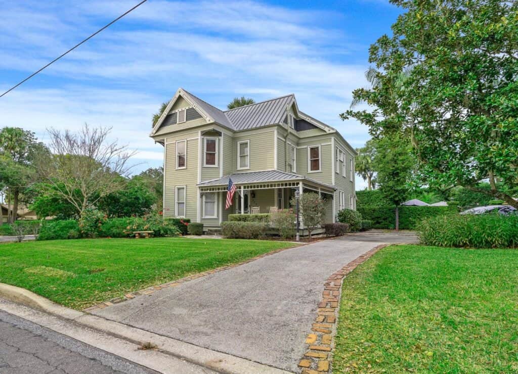 real estate photo of the front of a house