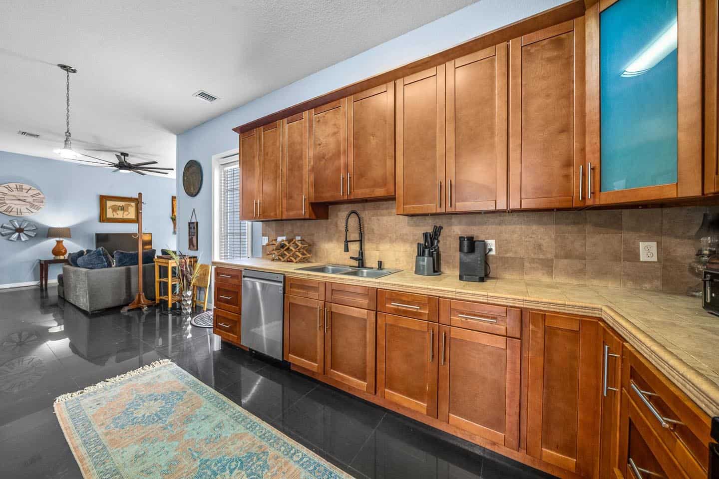 Real estate photo of a kitchen