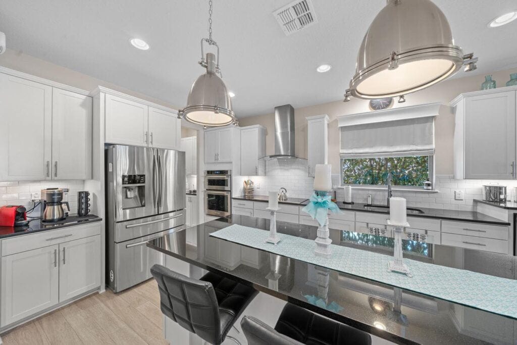 real estate picture of a kitchen